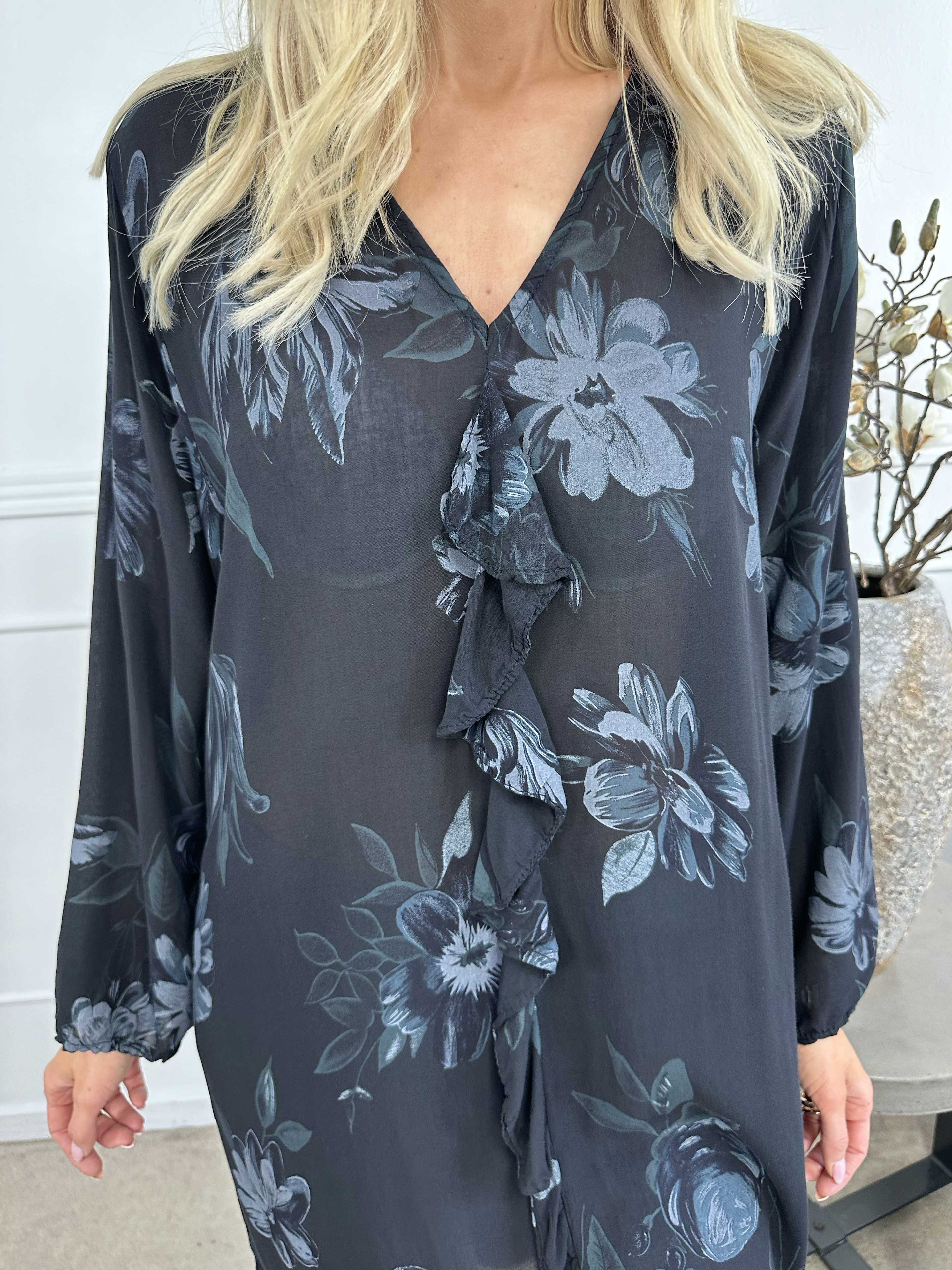 Jaana - Söt tunikaklänning med volanger framtill